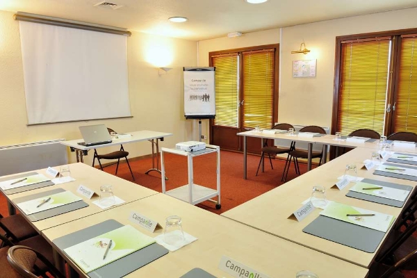 Hotel Campanile - Macon Nord Sennec